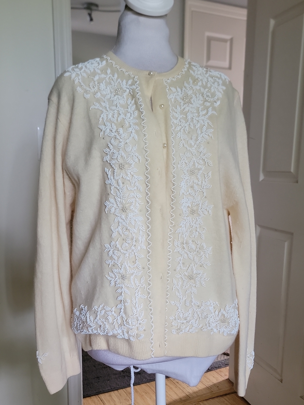 Vintage 1950s Beaded Cardigan Women's Cream Embroidered Cardigan Sweater